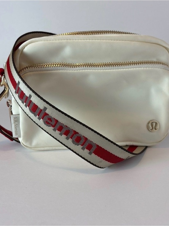 lululemon athletica Handbags - Lululemon Wear Everywhere Crossbody Bsg